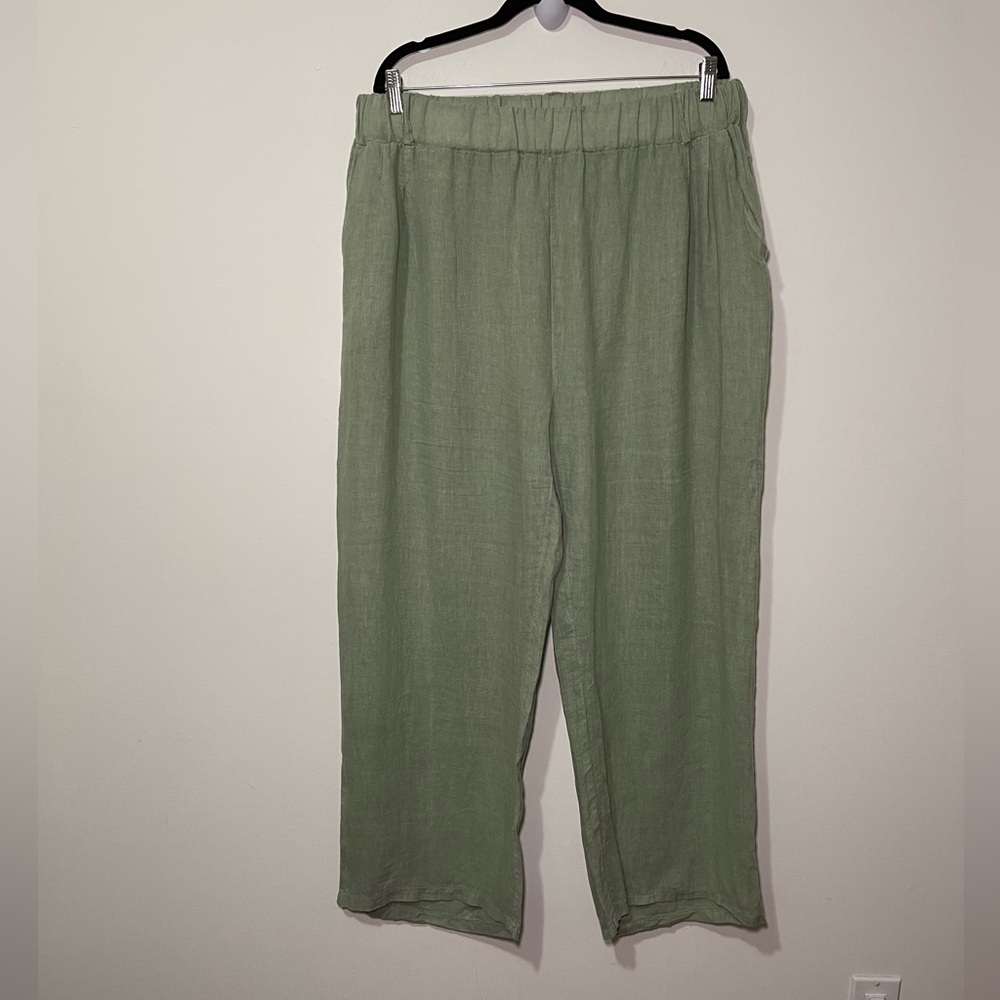 Lungo L’Arno Women’s Sage Green 100% linen wide leg pull on pants in 1X